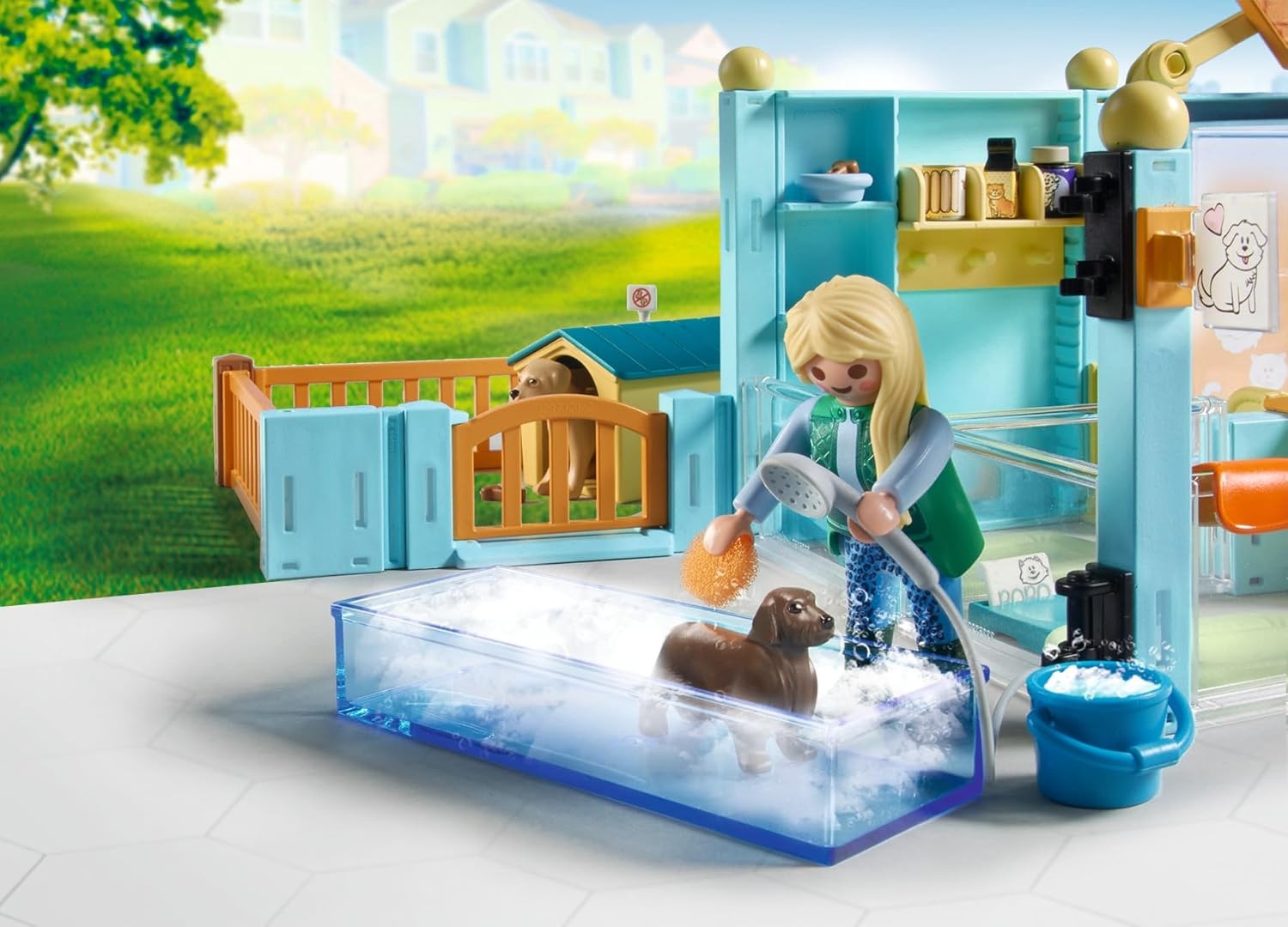 PLAYMOBIL 71742 My Life: Tierhotel mit Hunden, Katzen und Papagei Spielbereich, Person