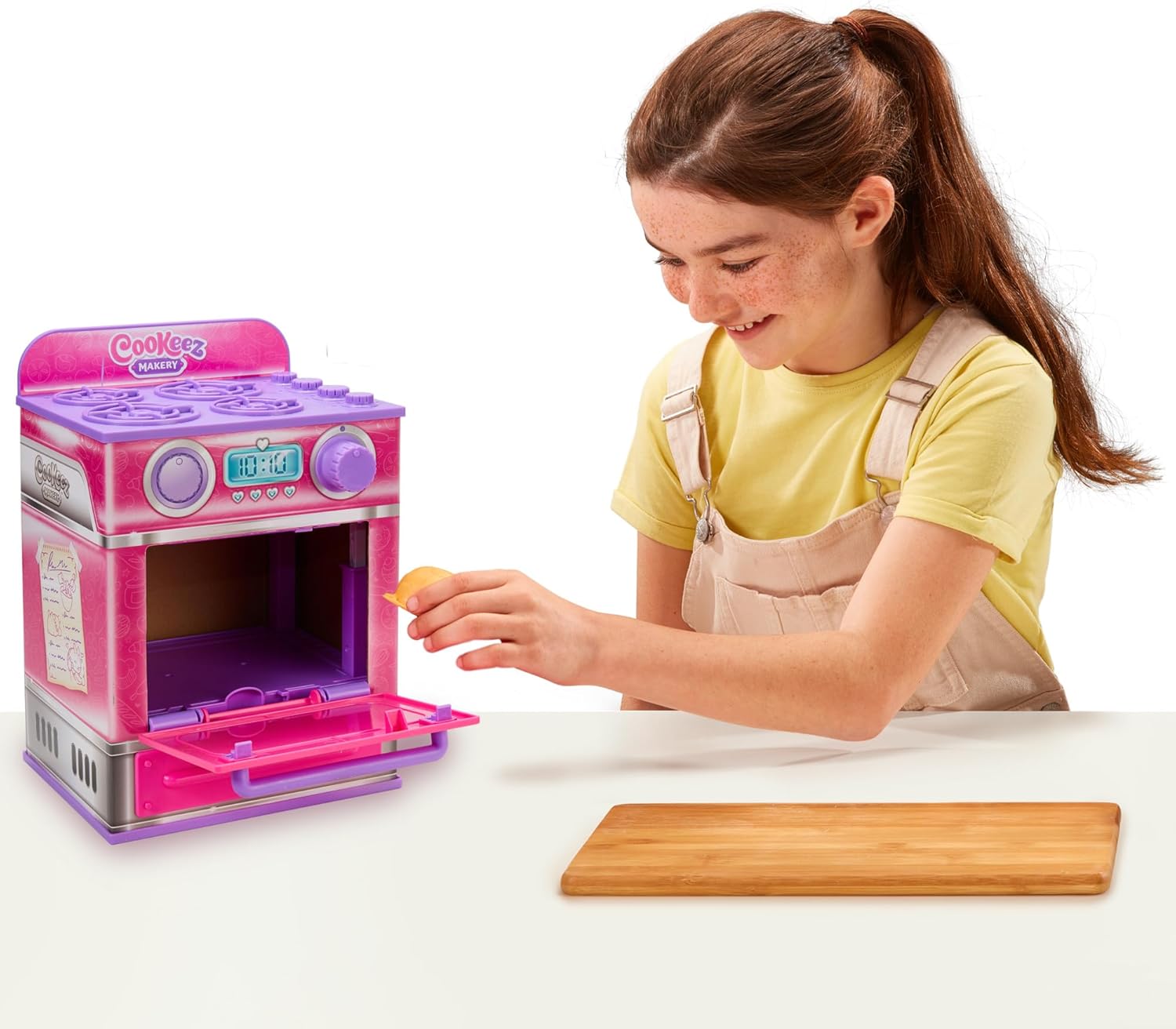 Cookeez Makery Pinker Backofen mit Kuchen, der sich in ein Plüschtier verwandelt Cookeez Makery Backofen in Pink Spielset zum Backen und Verwandeln von Kuchen in Plüschtiere