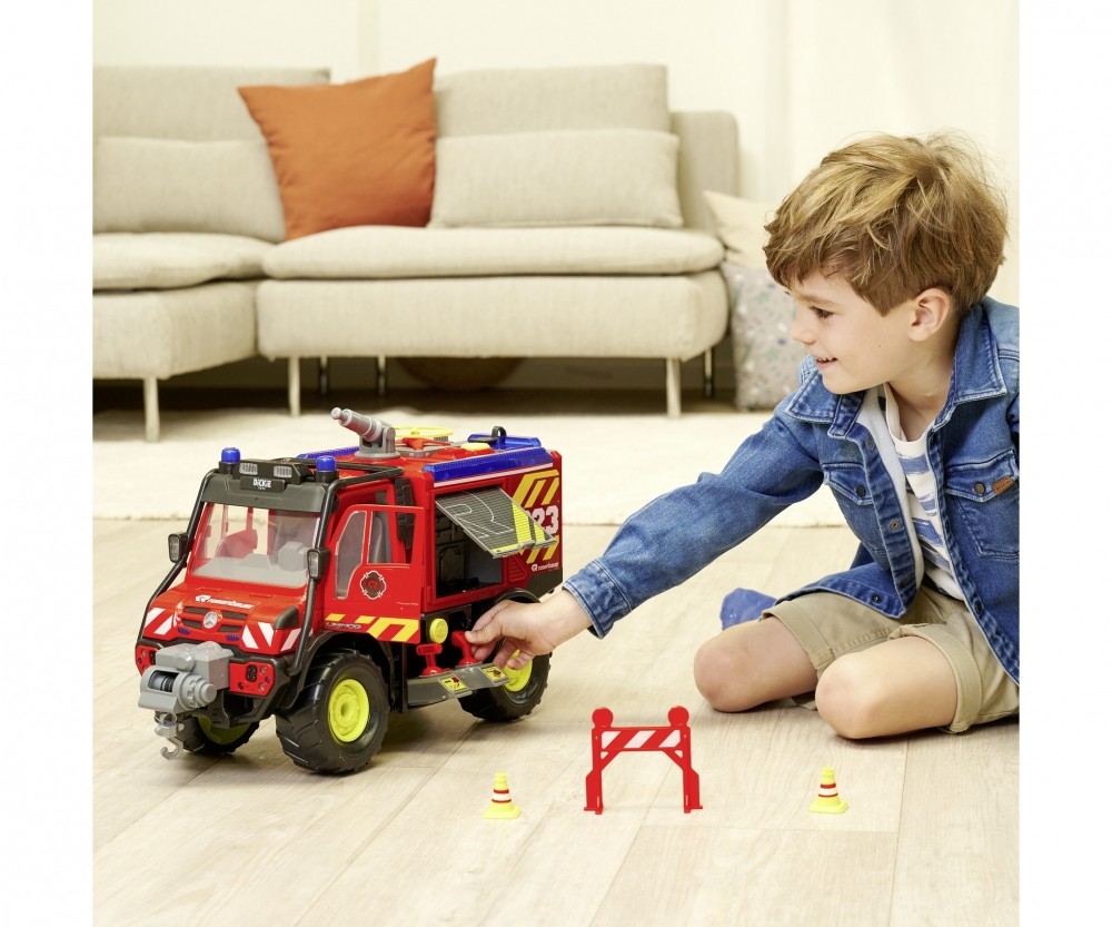 Dickie Toys Unimog U530 Fire Rescue 203719033 Junge, Kind, Männlich, Person, Couch