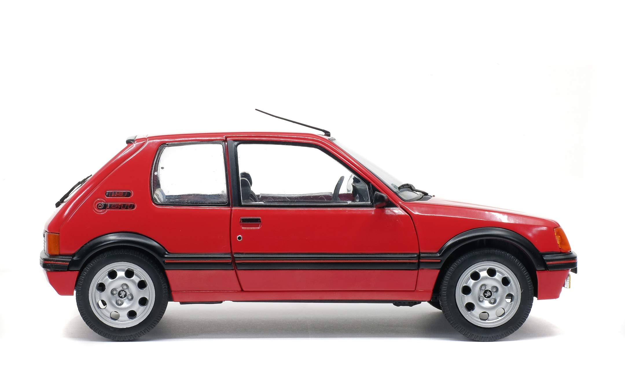 Solido PEUGEOT 205 GTI MK1 1:18 1988 421184410 Solido PEUGEOT 205 GTI MK1 1:18 1988 421184410