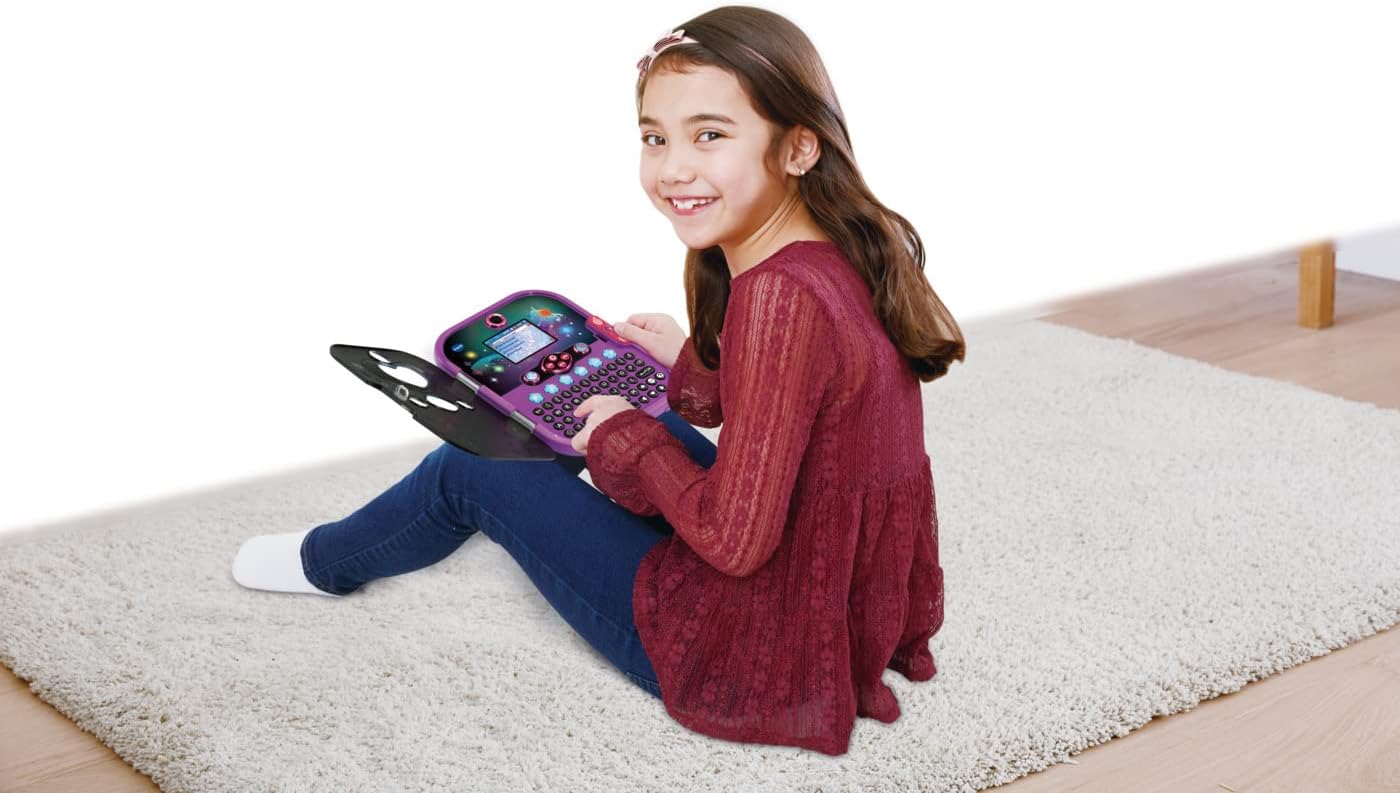 VTech KidiSecrets Selfie Music 2.0 elektronisches Tagebuch ab 6 Jahren VTech KidiSecrets Selfie Music 2.0 in Schwarz-Lila, elektronisches Tagebuch mit 2 Kameras, Gesichtserkennung, MP3-Player, LED-Effekte & 750 Einträge, Person, Sitzend