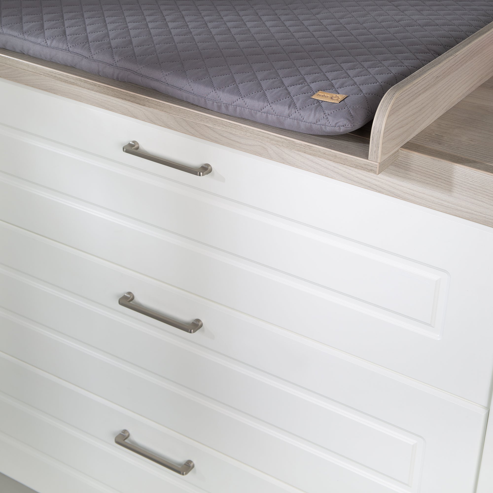 Roba 1733775 breite Wickelkommode Felicia Canadian White – Wickelkommode breit - Bild 9 Roba 1733775 breite Wickelkommode Felicia Canadian White – Wickelkommode breit - Produktbild 9